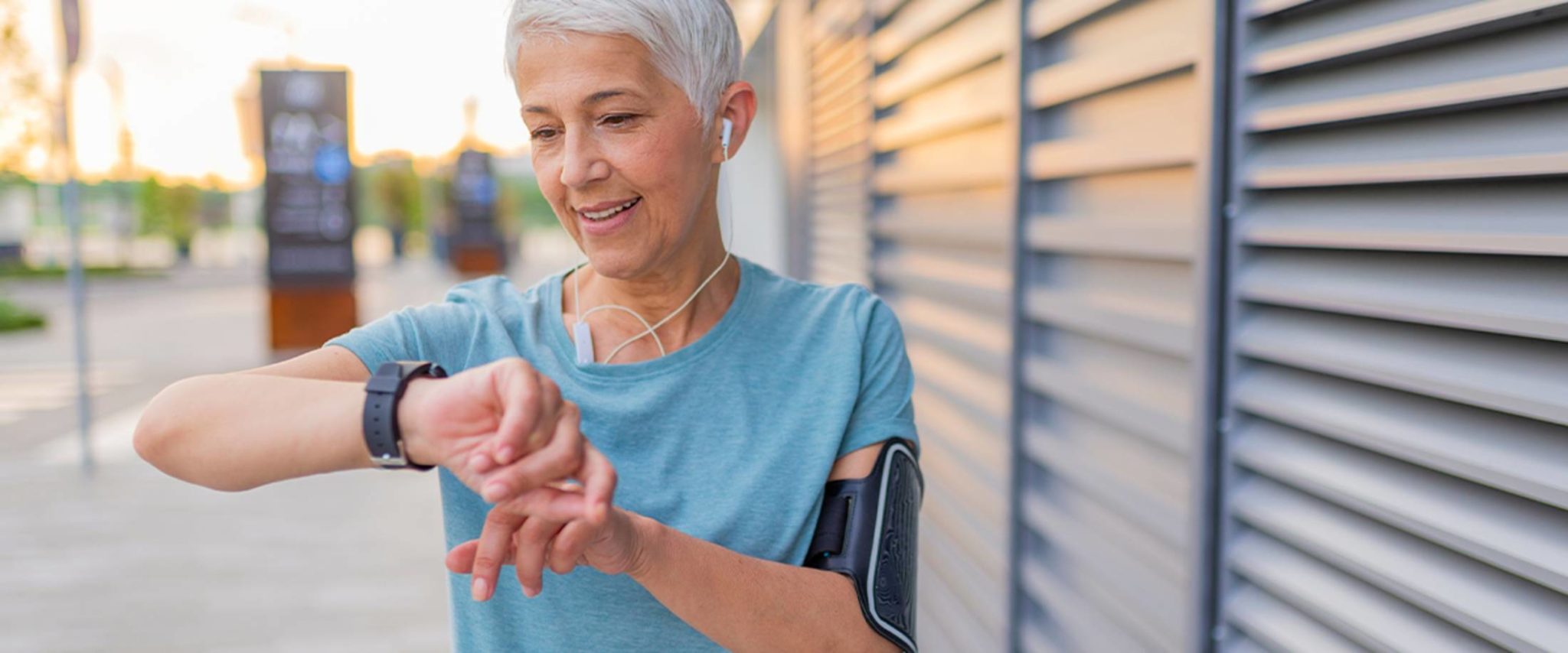 5 Benefits of an Activity Tracker for Seniors New LifeStyles