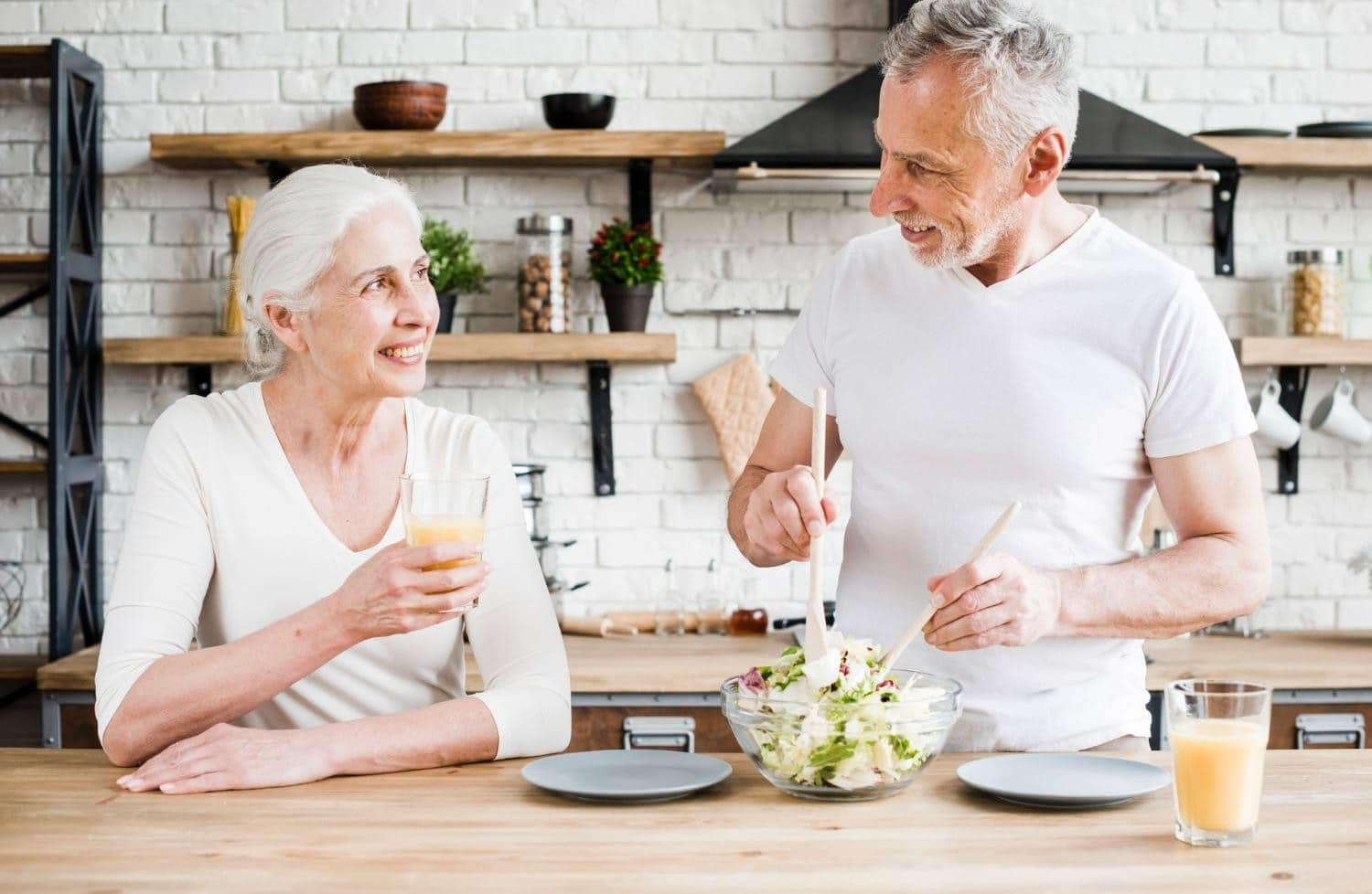 The Role of Nutrition and Wellness Beverages in Supporting Healthy Aging